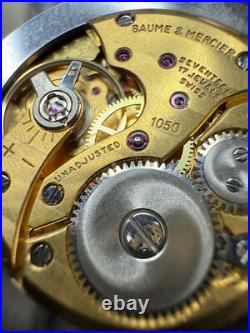 #911 B Watch movement baume mercier 1050 for parts working manual wind