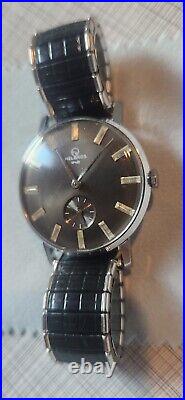 Helbros Men's Stainless Steel Hand-Winding Watch. FOR PARTS