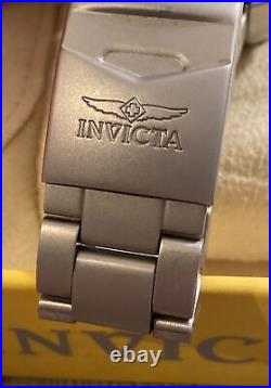 Invicta Sea Hunter Model 11236 Flame Fusion Crystal Mens Watch Parts Only (READ)