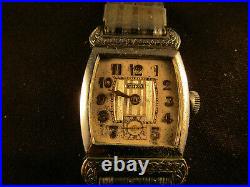 Suizo art deco moveable lug flip open watch runs and stops for restoration parts