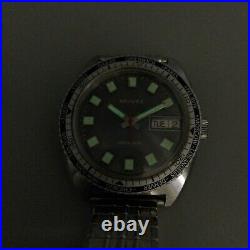 Vintage Neuvex Electronic Watch Men Silver Tone Day Date BROKEN PARTS OR REPAIR